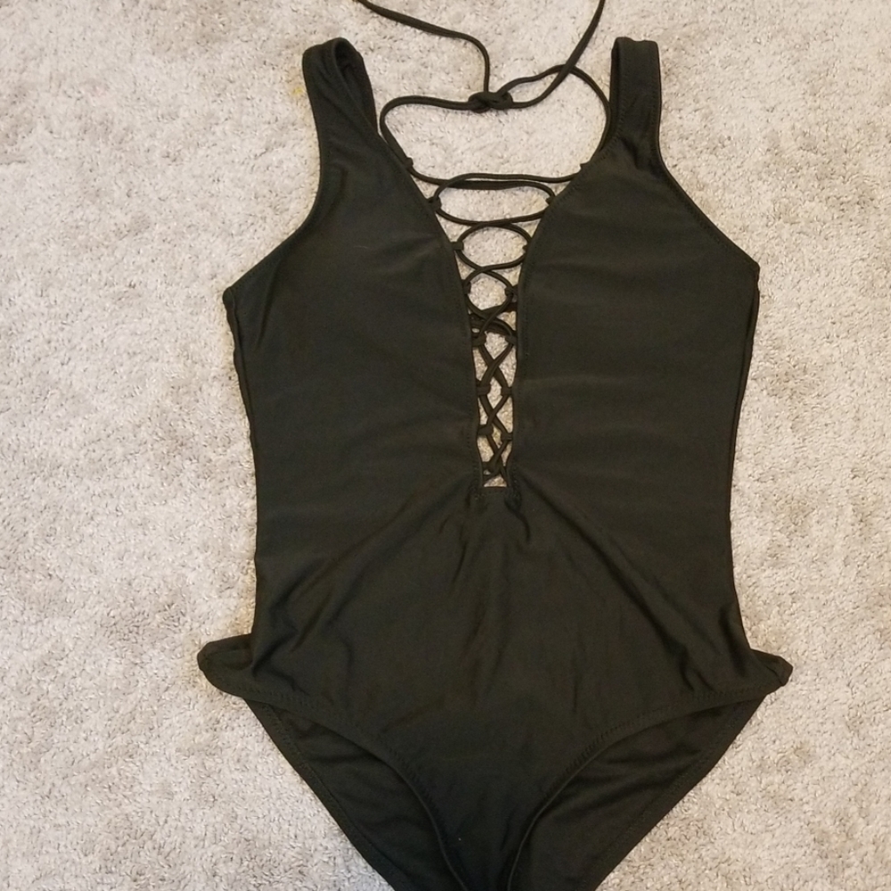 MOSSIMO ONE PIECE LACED BATHING SUIT